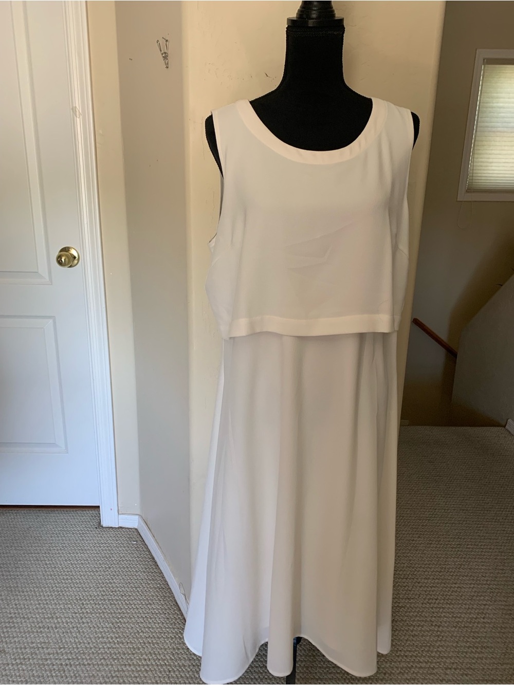 Linea by Louis Dell'Olio Sleeveless Cream Layered Maxi Dress Size L